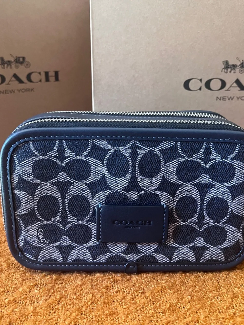 Coach Original  blue sling bag detachable